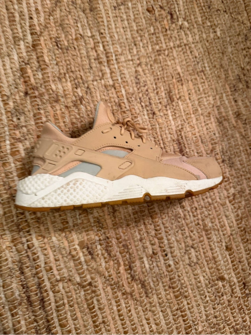 Nike Women’s Hurache Sneaker, tan/beige